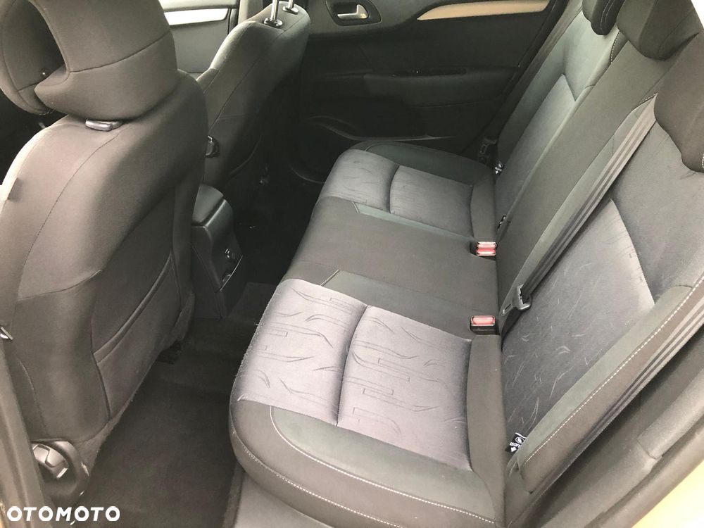 Citroën C4 1.6 e-HDi Exclusive MCP - 19
