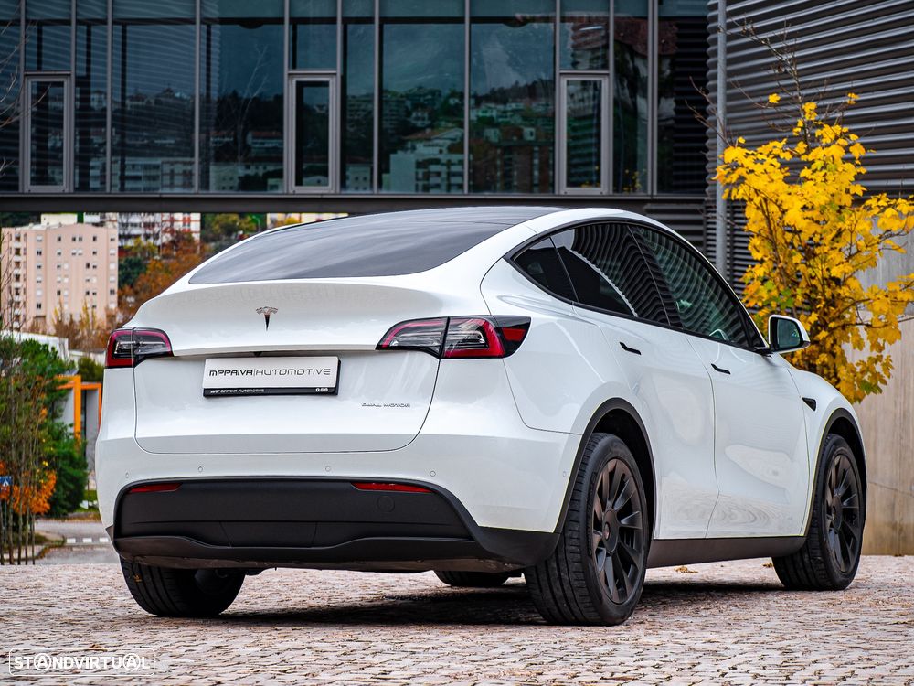 Tesla Model Y Long Range Dual Motor AWD - 20