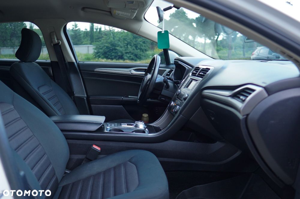 Ford Fusion - 9