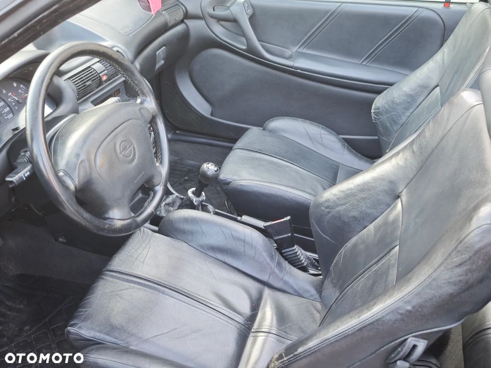 Opel Astra 1.6 GT - 23