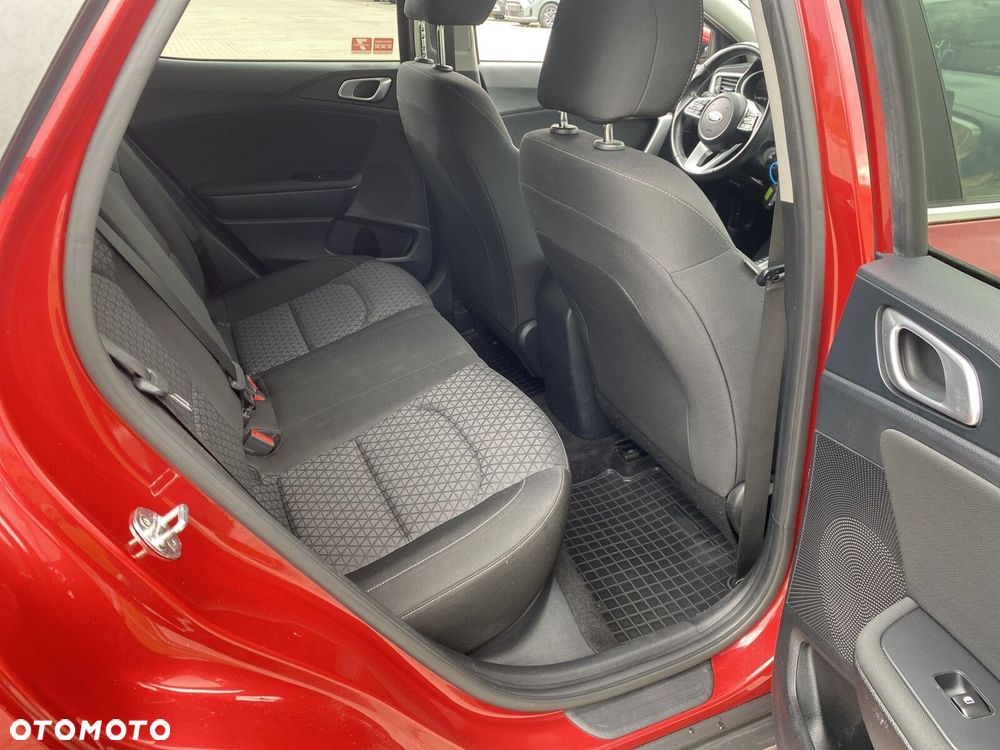 Kia XCeed - 14
