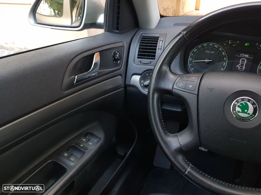 Skoda Octavia 1.6 Elegance - 20