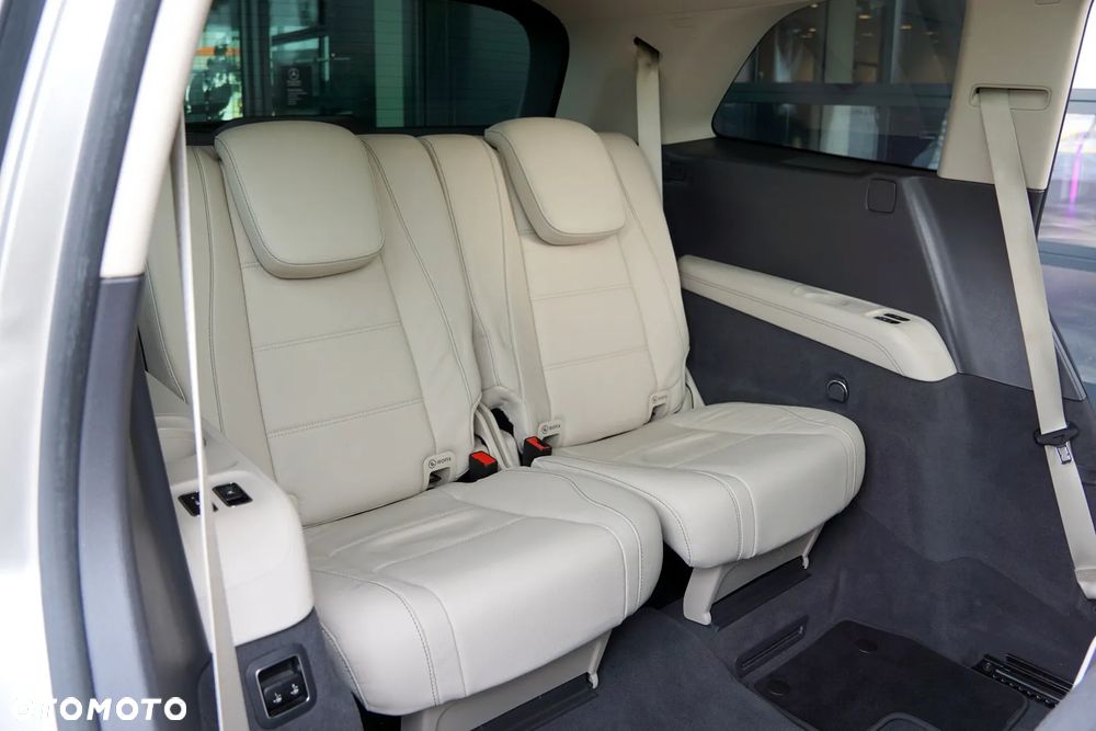 Mercedes-Benz GLS - 27