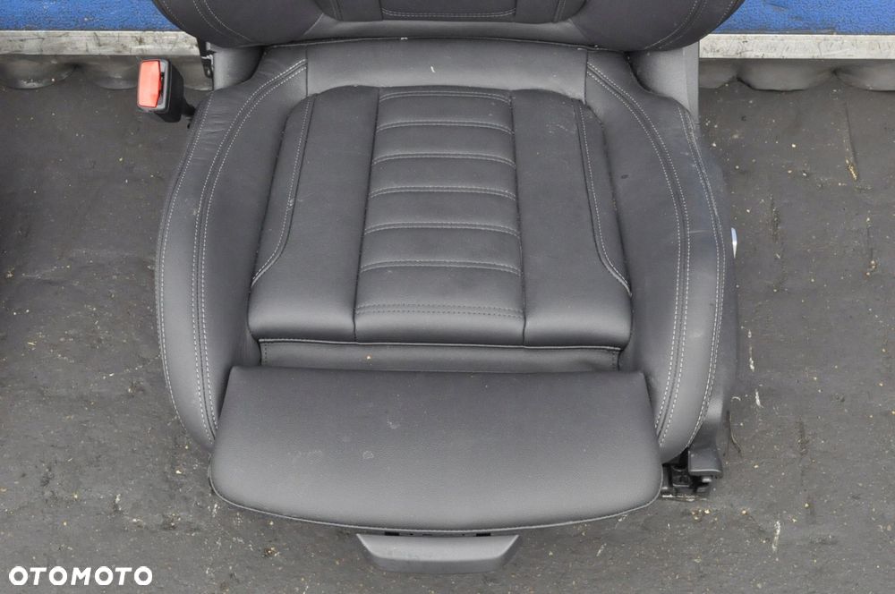 BMW I4 G26 FOTELE KANAPA BOCZKI SKÓRA M-PAKIET ANGLIK 23R - 10