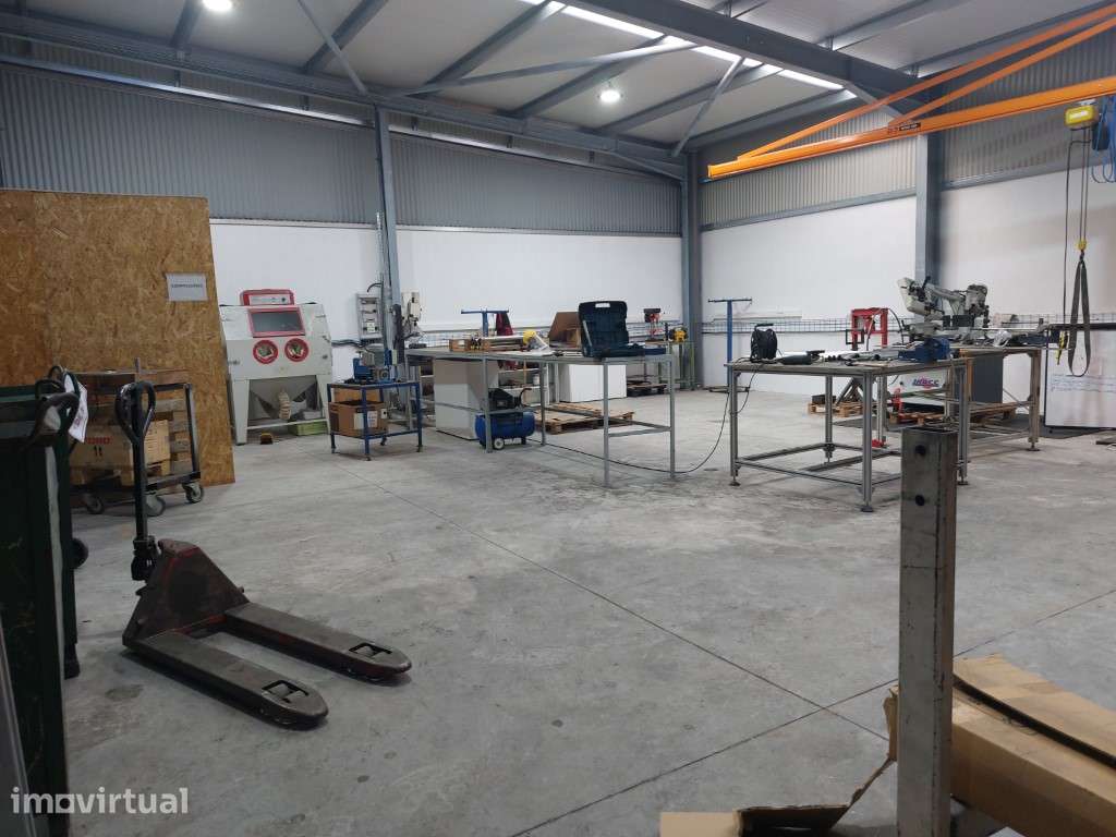 Armazém Zona industrial da Maia - Grande imagem: 3/29