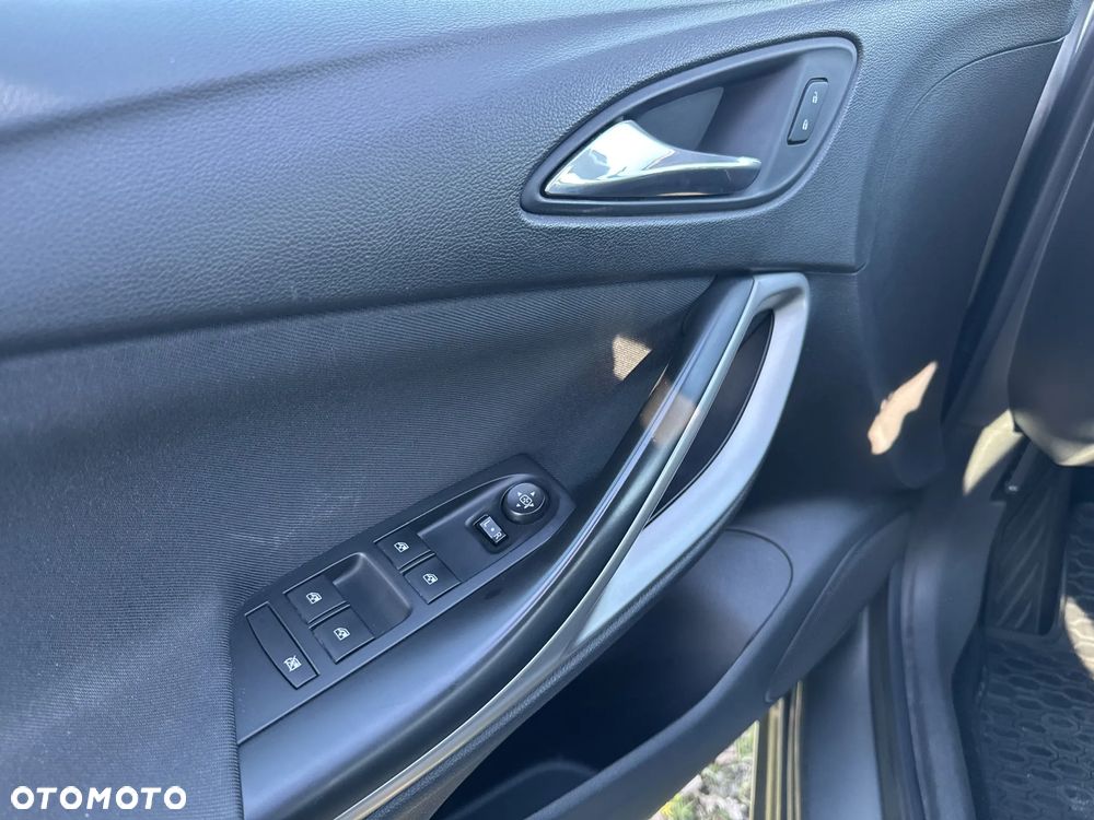 Opel Astra 1.0 T Enjoy S&S - 10