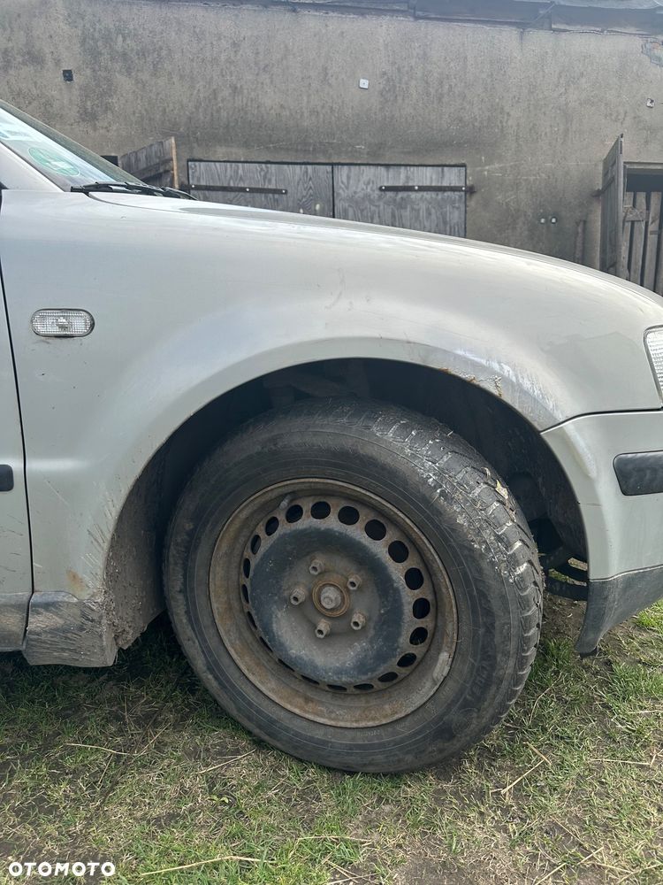 Volkswagen Passat 1.6 - 11