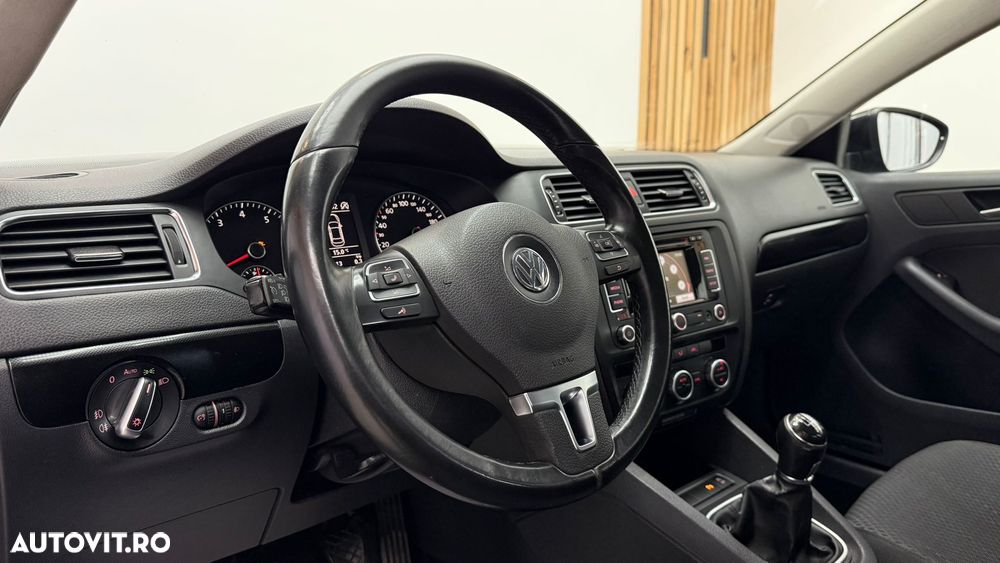 Volkswagen Jetta 1.2 TSI Comfortline - 22