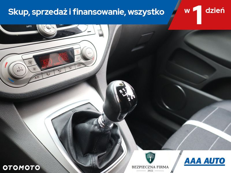 Ford Kuga - 17