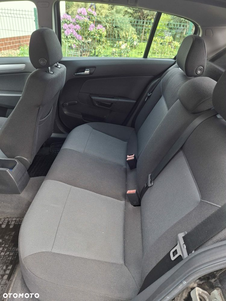 Opel Astra 1.9 CDTI DPF - 6