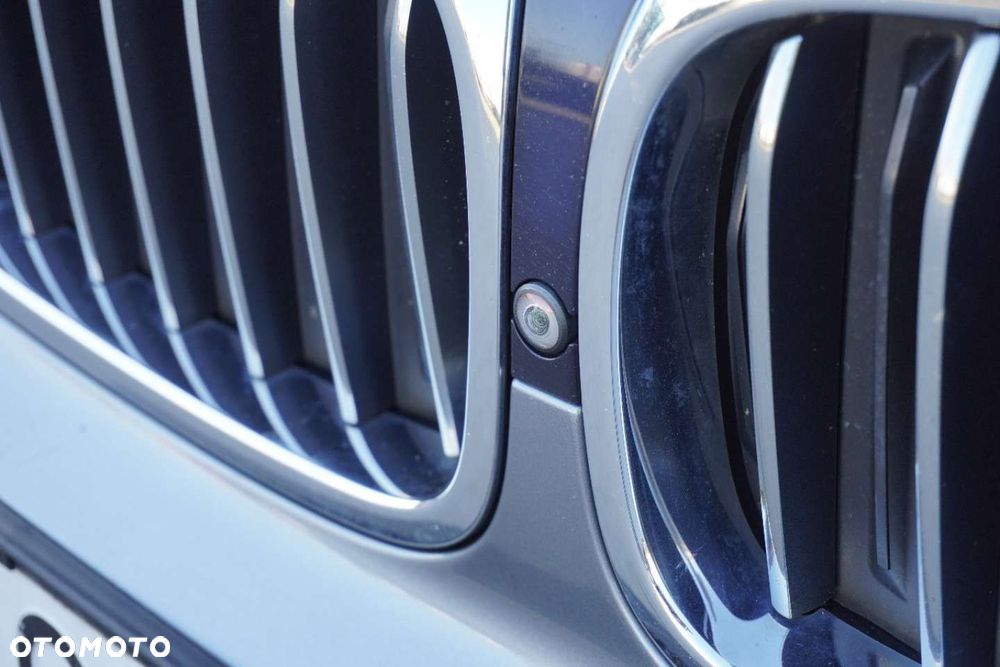 BMW Seria 5 520d xDrive - 12