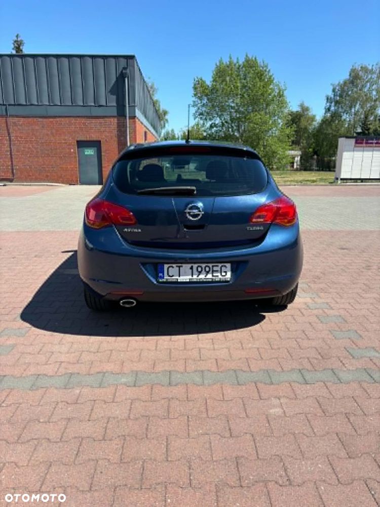 Opel Astra 1.4 T Cosmo - 3