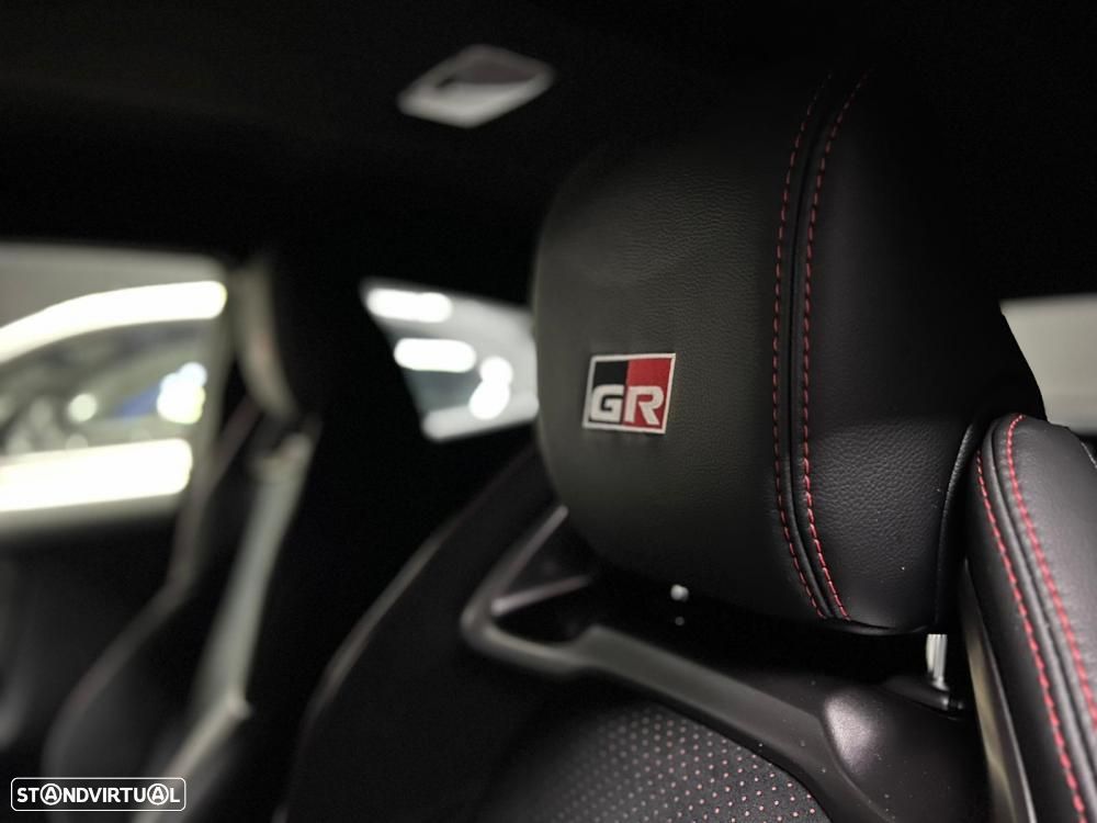 Toyota GR Yaris 1.6 T Extreme Premium - 4