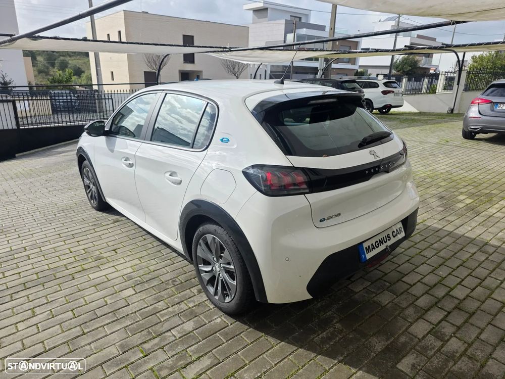 Peugeot e-208 Allure - 7