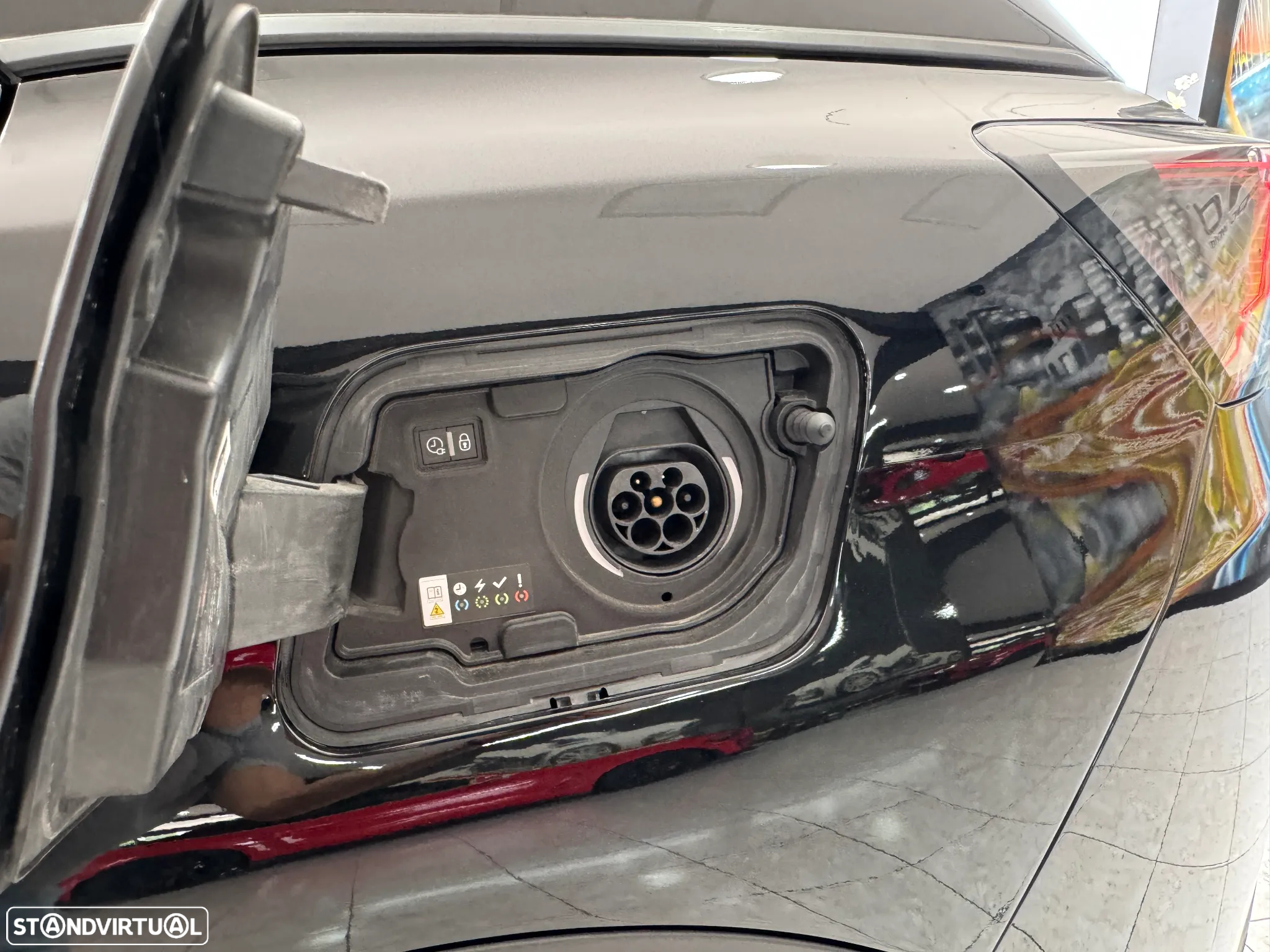 Peugeot 3008 1.6 Hybrid Allure Pack e-EAT8 - 31