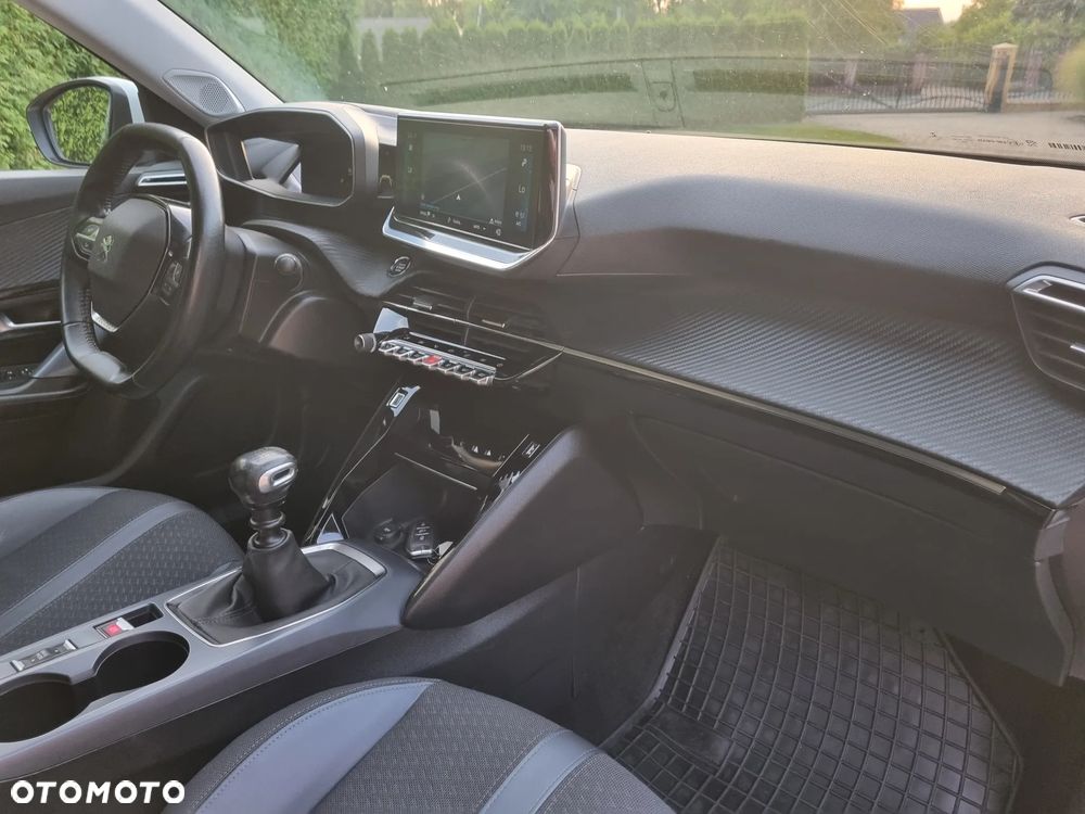 Peugeot 2008 PureTech 130 GPF Stop&Start Allure - 23