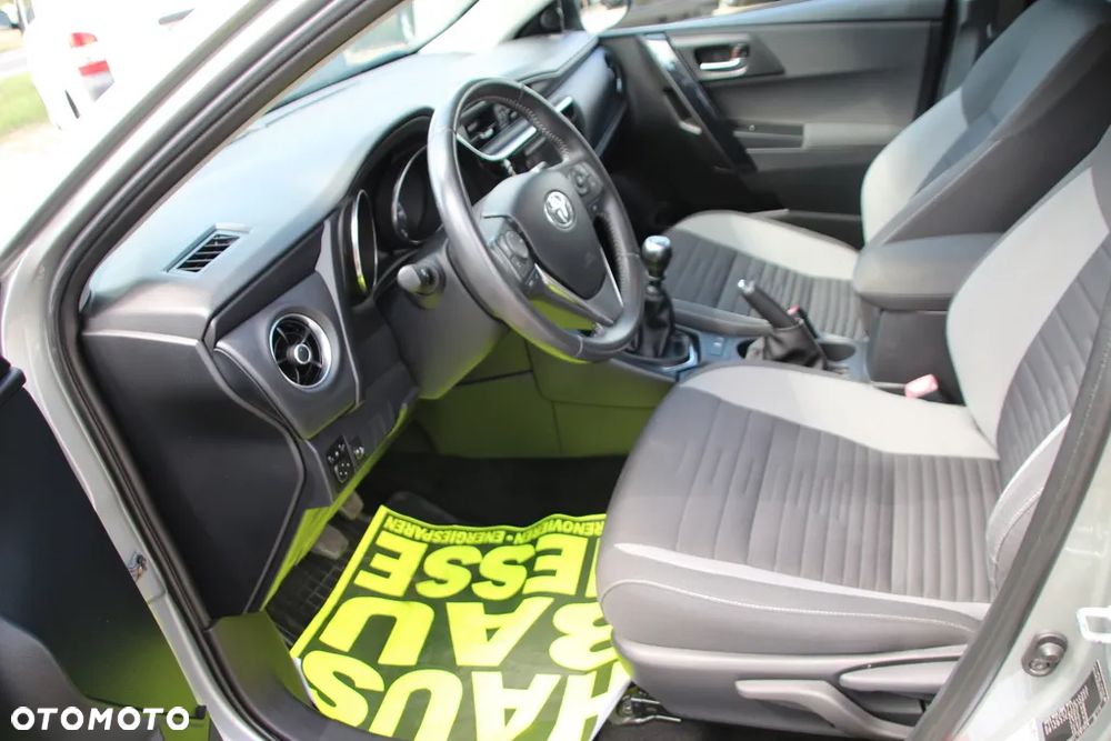 Toyota Auris 1.6 D-4D Premium - 12
