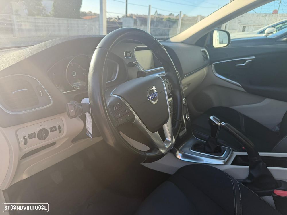 Volvo V40 1.6 D2 Momentum Eco - 8