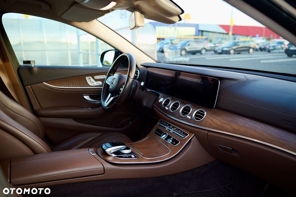 Mercedes-Benz Klasa E 220 d 4-Matic 9G-TRONIC - 5