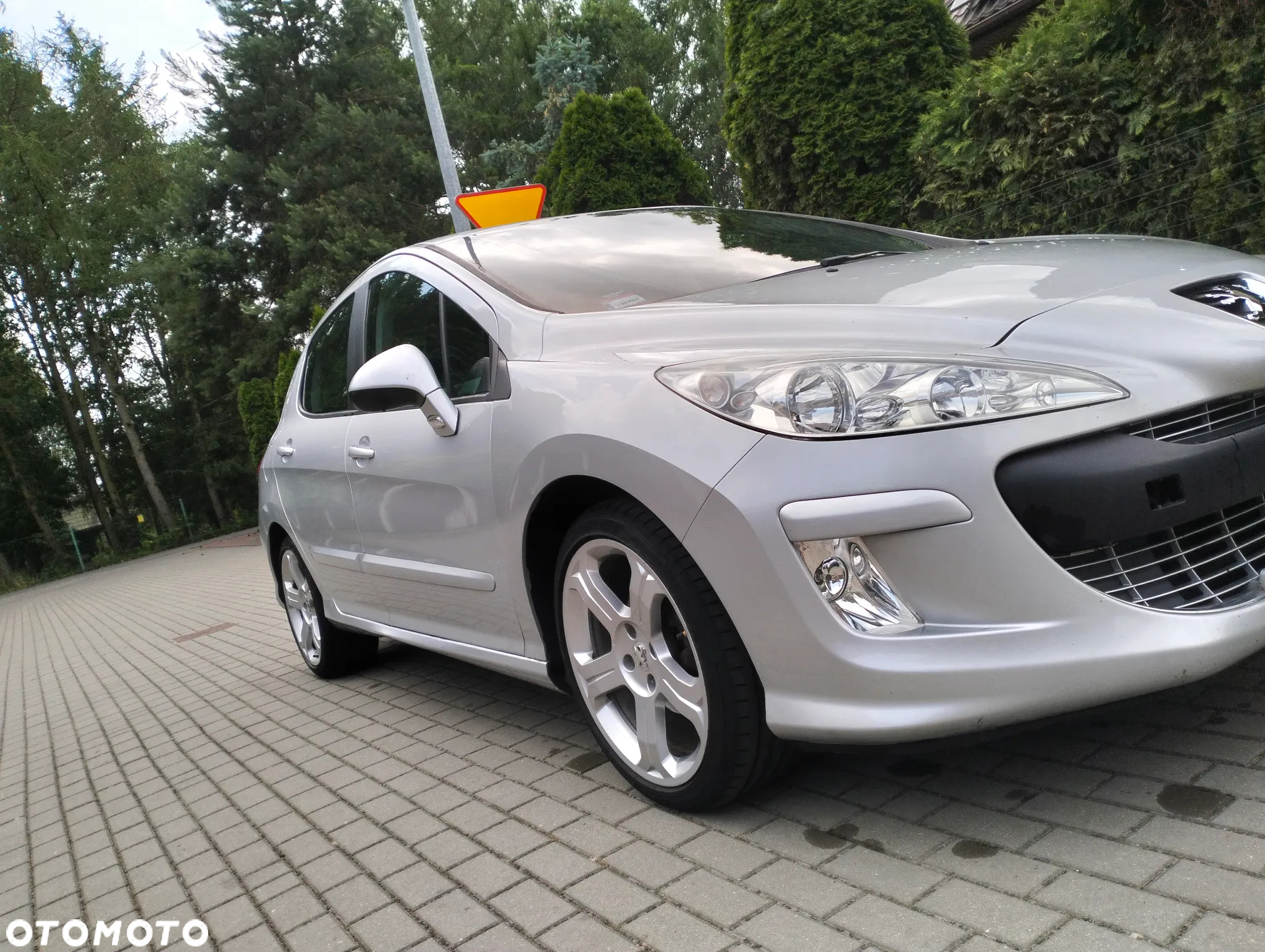 Peugeot 308 - 8