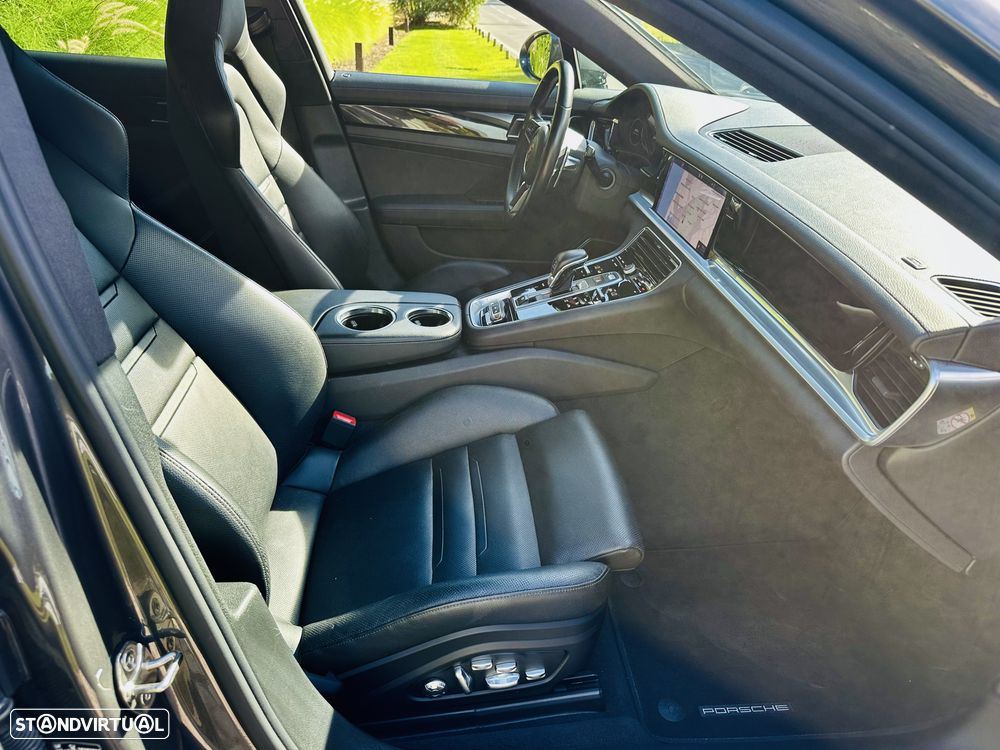 Porsche Panamera 4 Edition 10 Anos - 31