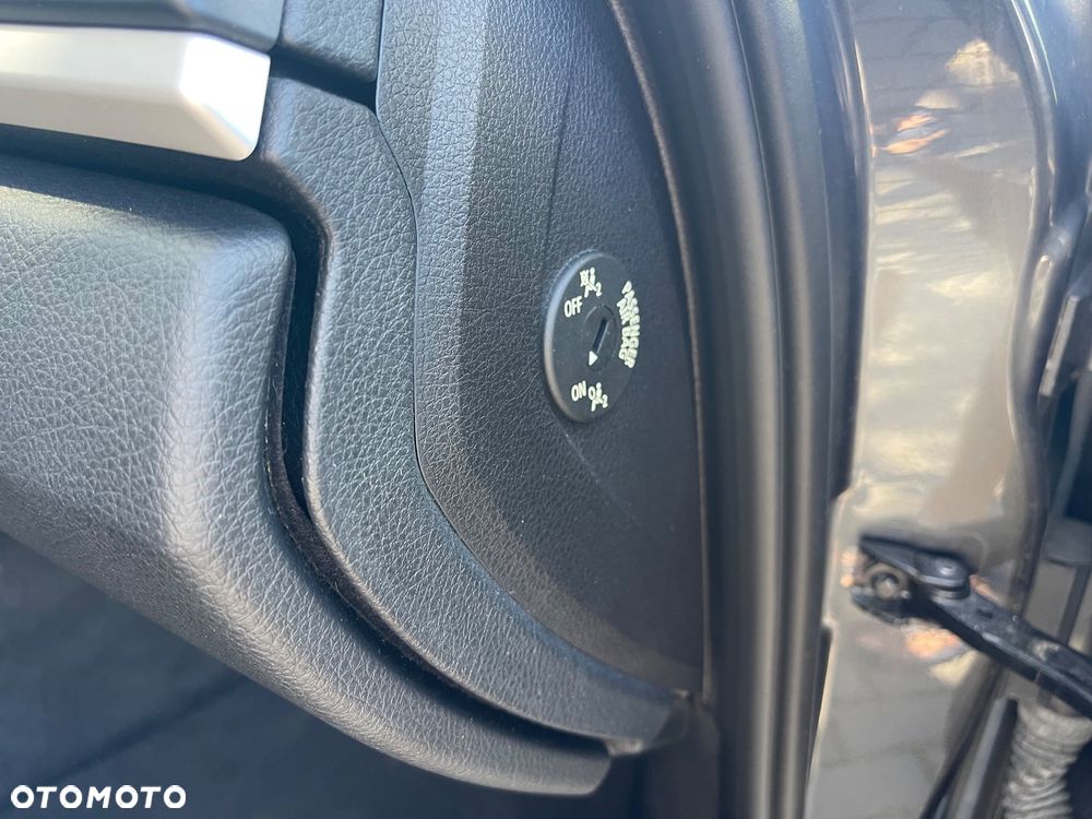 BMW Seria 3 320i - 24