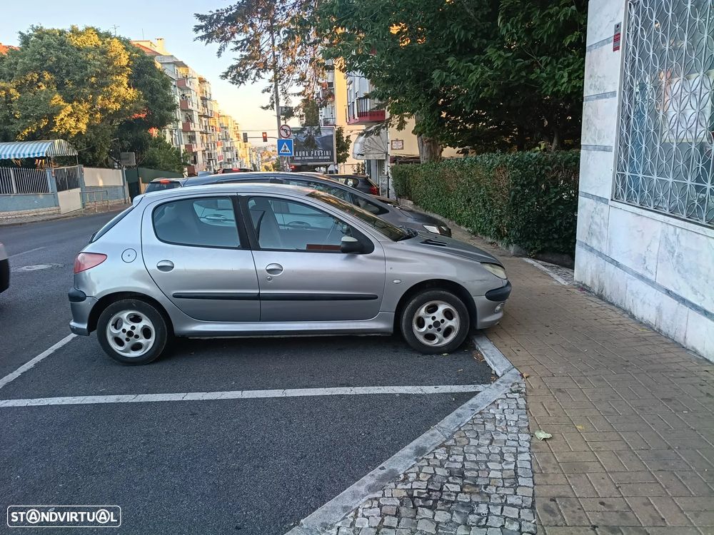 Peugeot 206 1.1 Black & Silver - 1