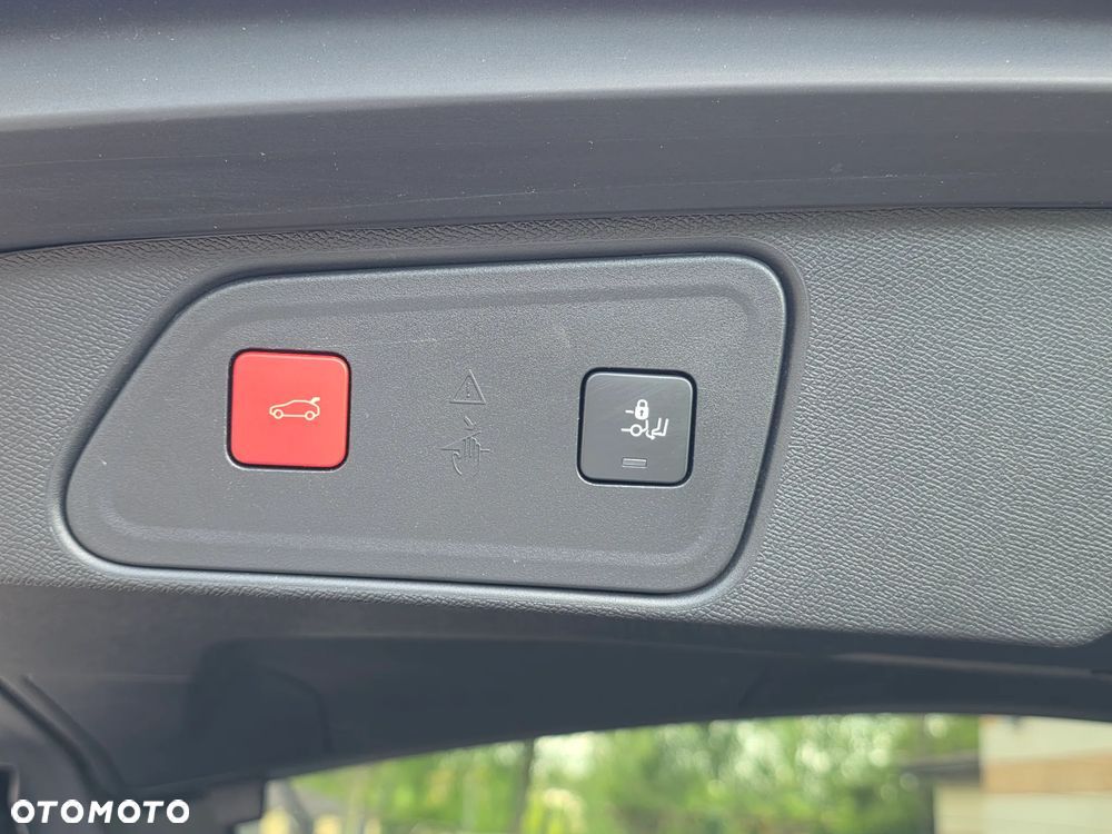 Peugeot 3008 1.6 PureTech HYbrid GT S&S EAT8 - 38