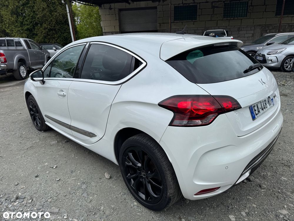 Citroën DS4 BlueHDi 150 S&S SoChic - 4