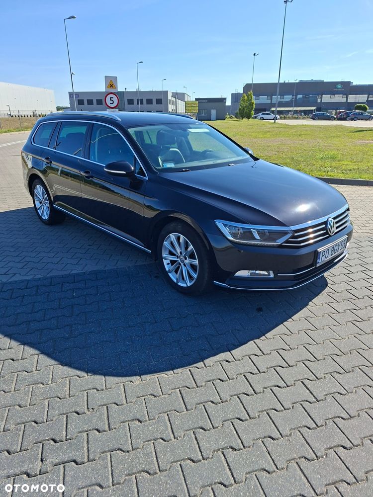Volkswagen Passat - 1