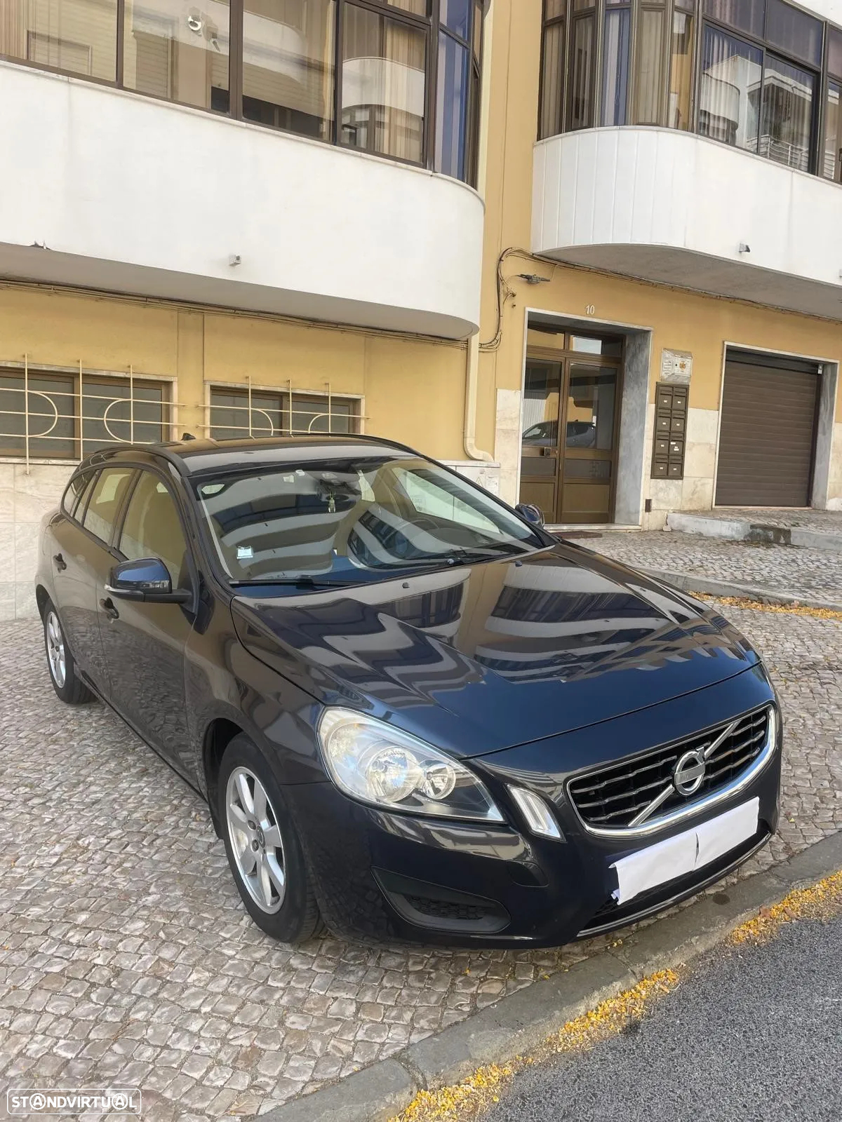 Volvo V60 1.6 D2 Drive Kinetic Start/Stop - 2