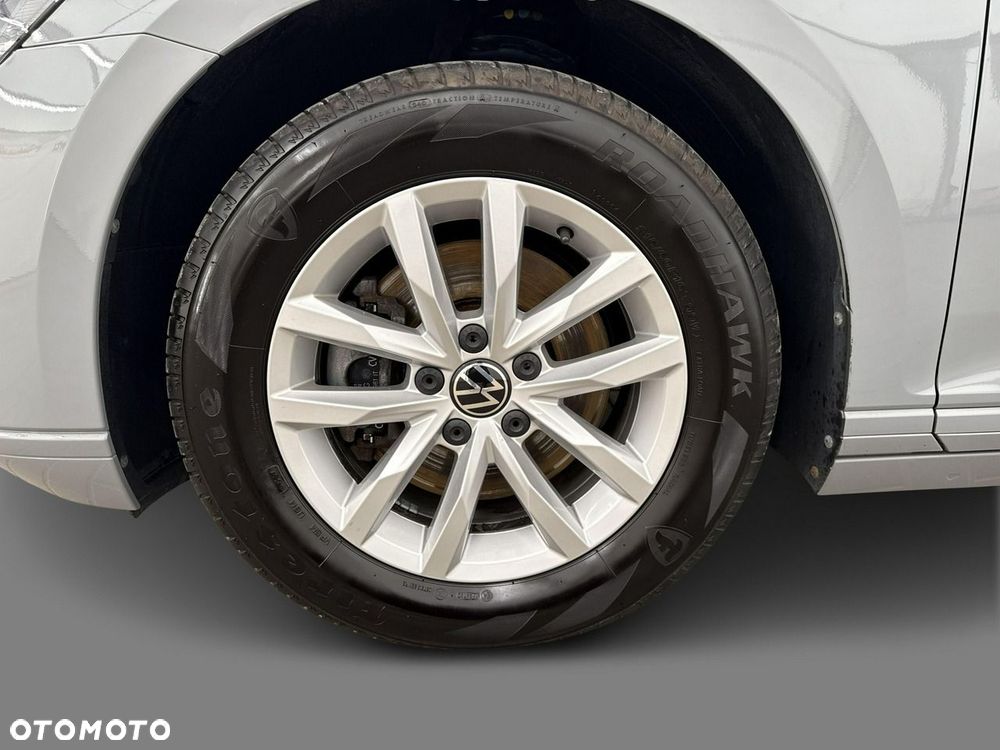 Volkswagen Passat - 21