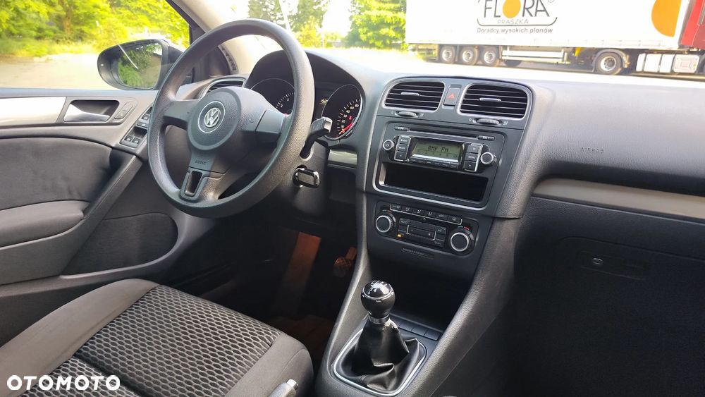 Volkswagen Golf 1.6 Comfortline - 28