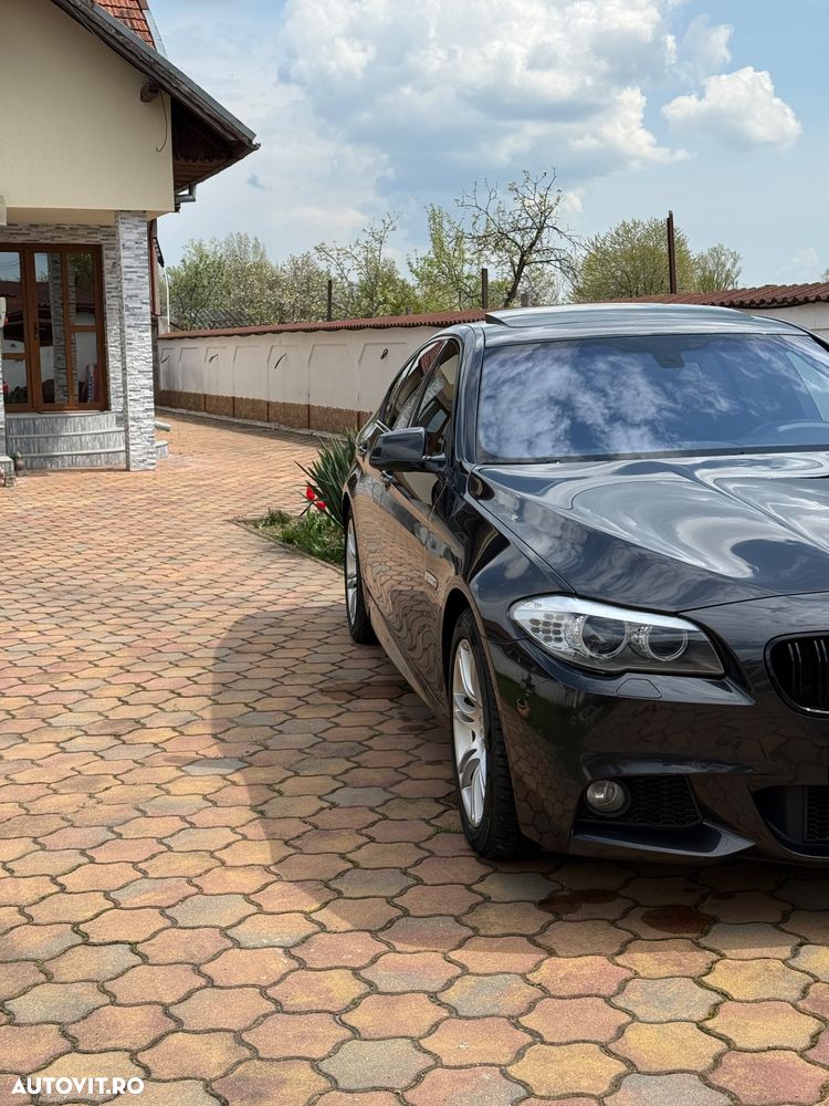 BMW Seria 5 520d xDrive - 10