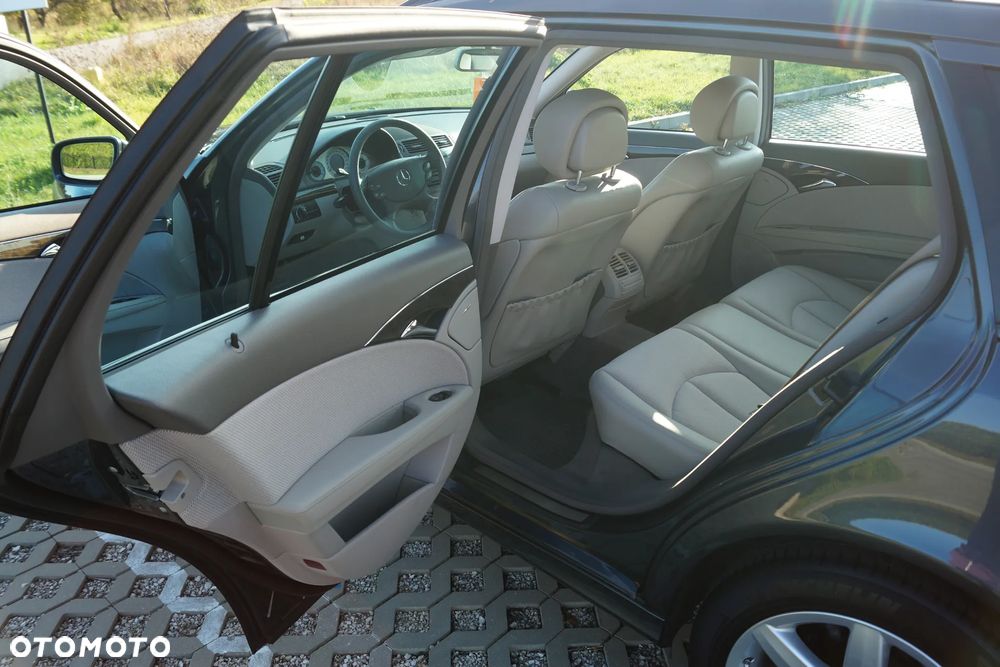Mercedes-Benz Klasa E 280 CDI 4-Matic Avantgarde - 17