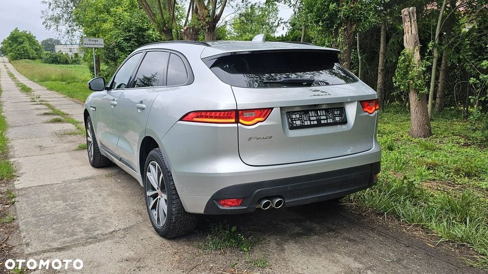 Jaguar F-Pace - 36