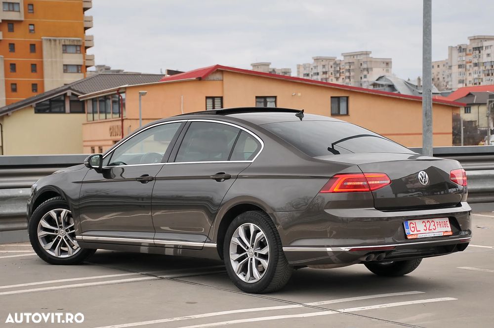 Volkswagen Passat 2.0 TDI DSG Highline - 12