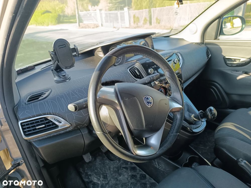 Lancia Ypsilon 1.2 8V Elefantino S&S - 10