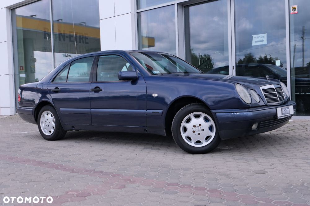 Mercedes-Benz Klasa E 200 CDI Classic - 12