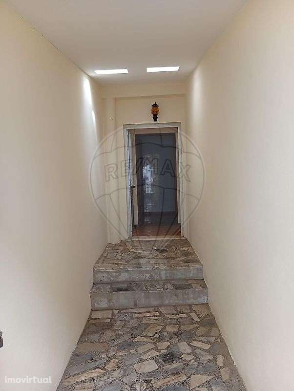 Moradia T2 para venda - Grande imagem: 2/18