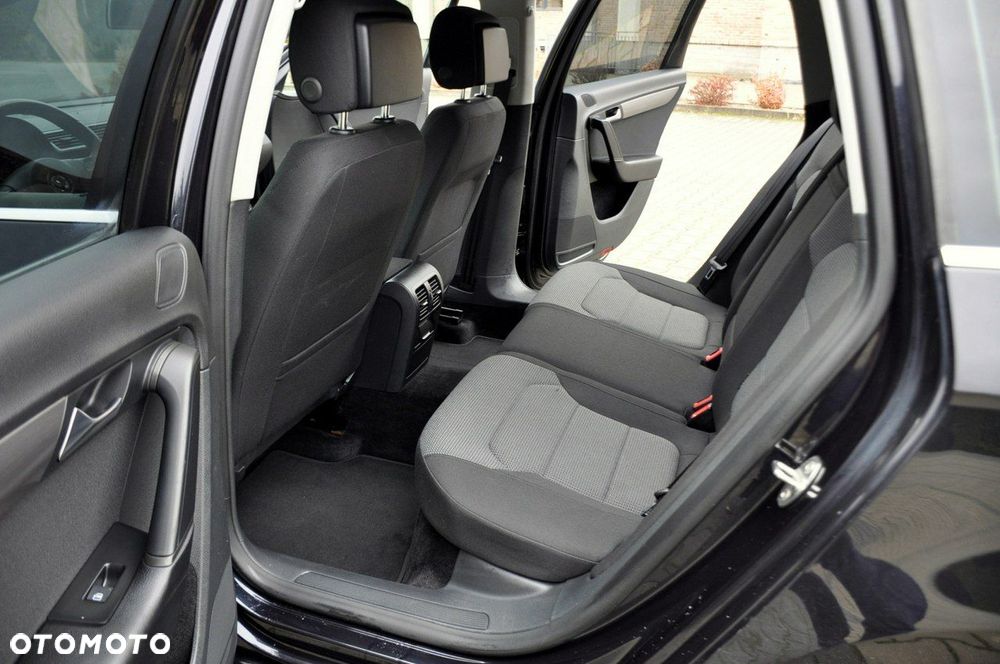 Volkswagen Passat - 20
