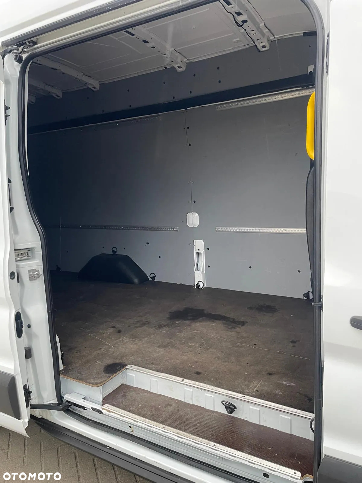 Ford Transit - 18