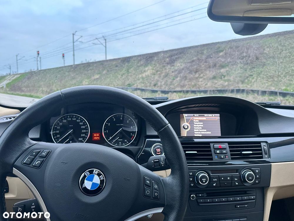 BMW Seria 3 320i - 10