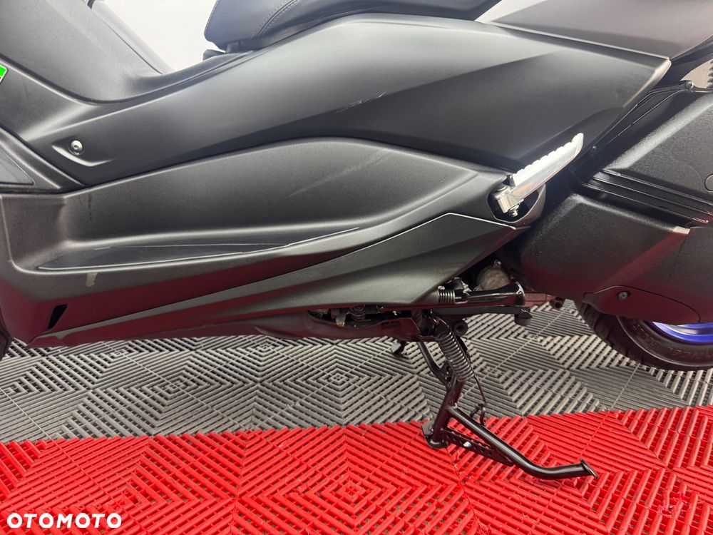 Yamaha X-max - 17