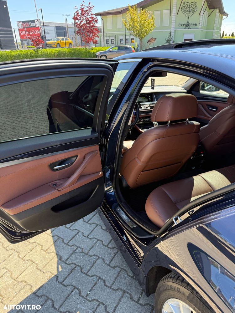 BMW Seria 5 530d xDrive AT - 13