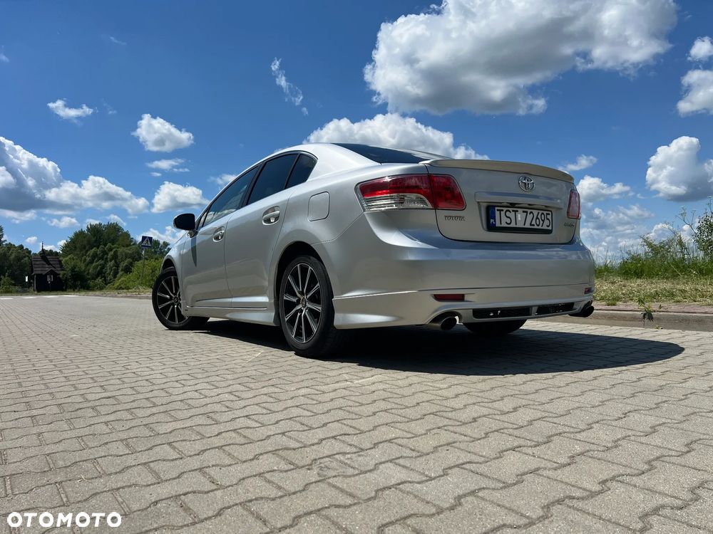 Toyota Avensis 2.0 Executive - 14