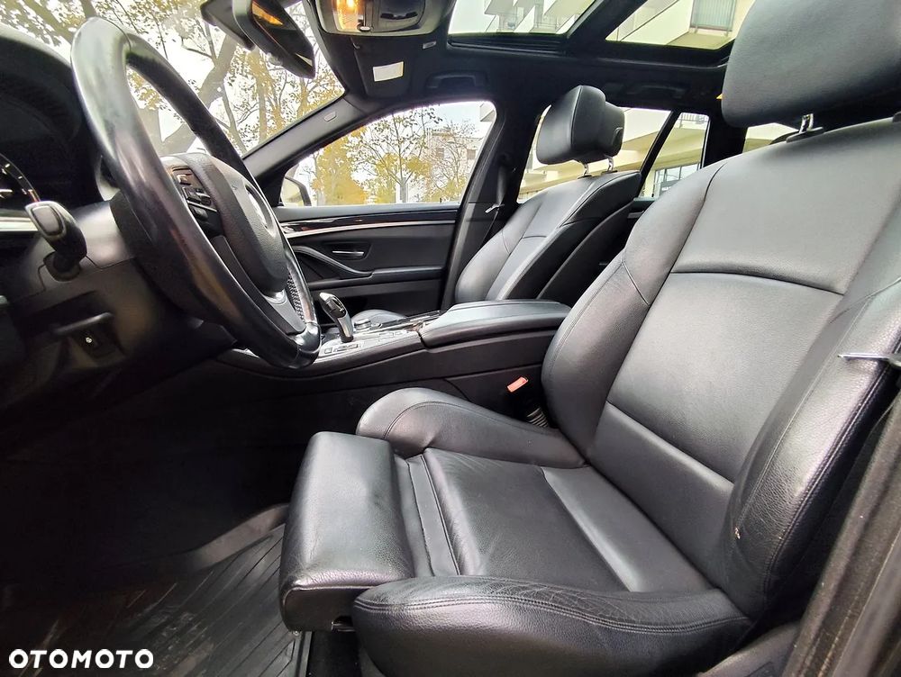 BMW Seria 5 525d xDrive Touring Sport-Aut Luxury Line - 7