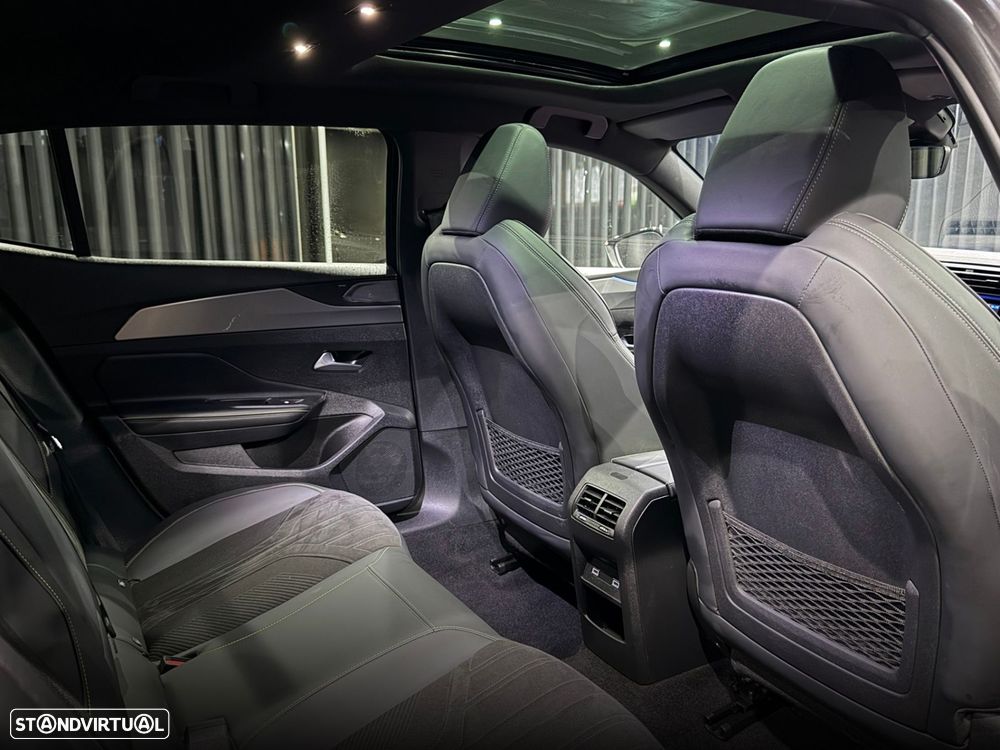 Peugeot 408 1.6 Hybrid GT e-EAT8 - 36