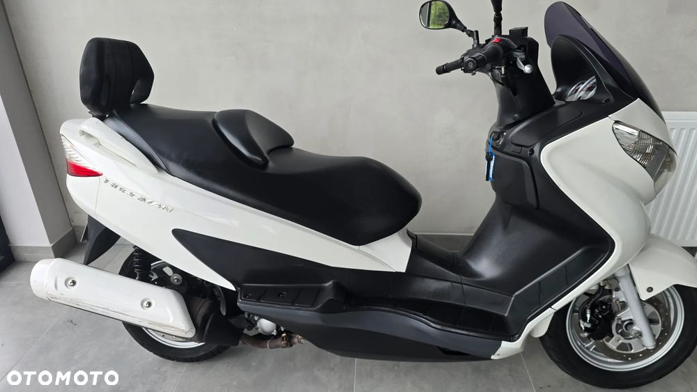 Suzuki Burgman - 21