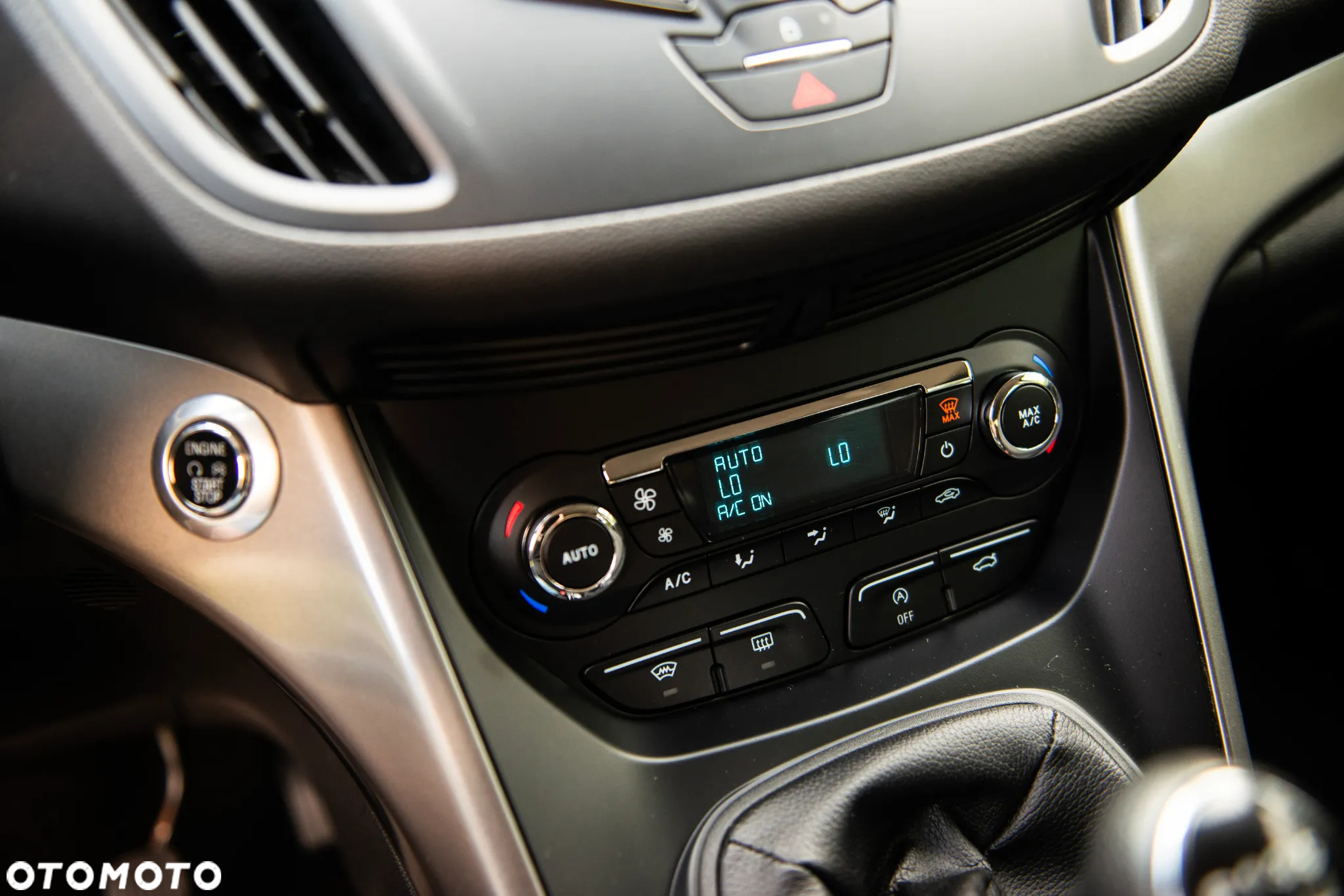 Ford Kuga 1.6 EcoBoost 2x4 Titanium - 37